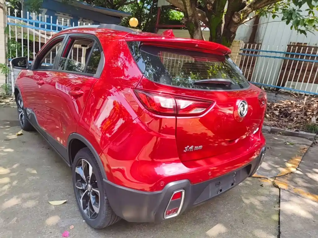 Dongfeng Fengshen AX4 1.6 L DCT Trend Style