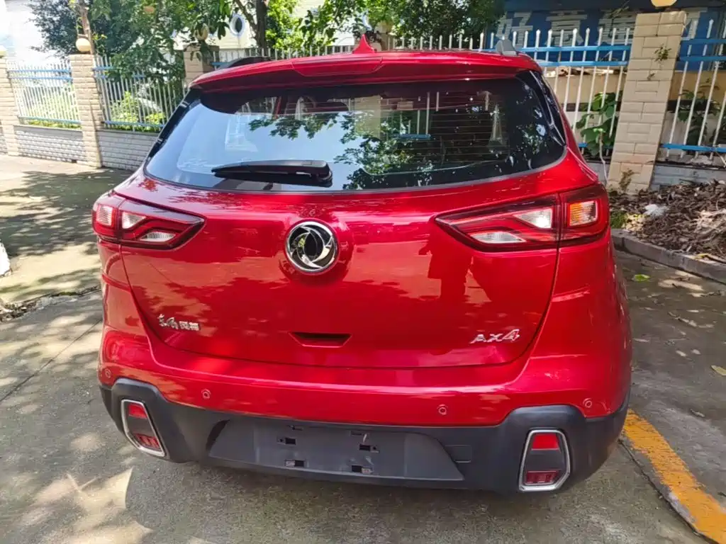 Dongfeng Fengshen AX4 1.6 L DCT Trend Style