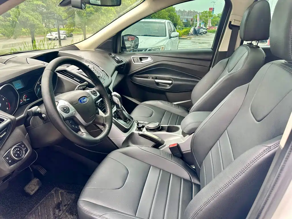 Kuga 1.6 L GTDi 2 WD Style