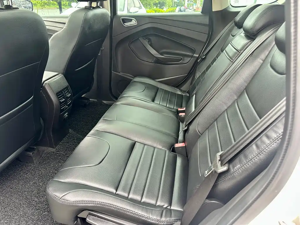 Kuga 1.6 L GTDi 2 WD Style