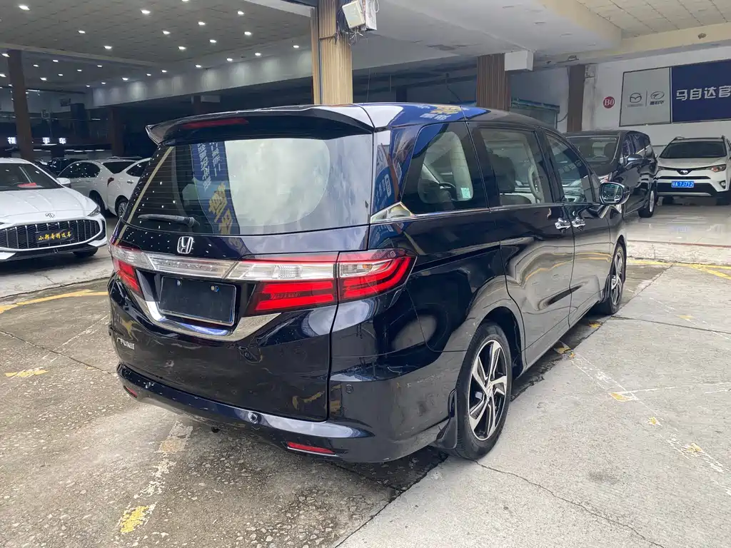 Odyssey Facelift 2.4 L Luxury