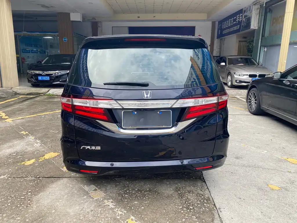 Odyssey Facelift 2.4 L Luxury
