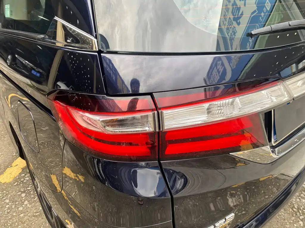 Odyssey Facelift 2.4 L Luxury