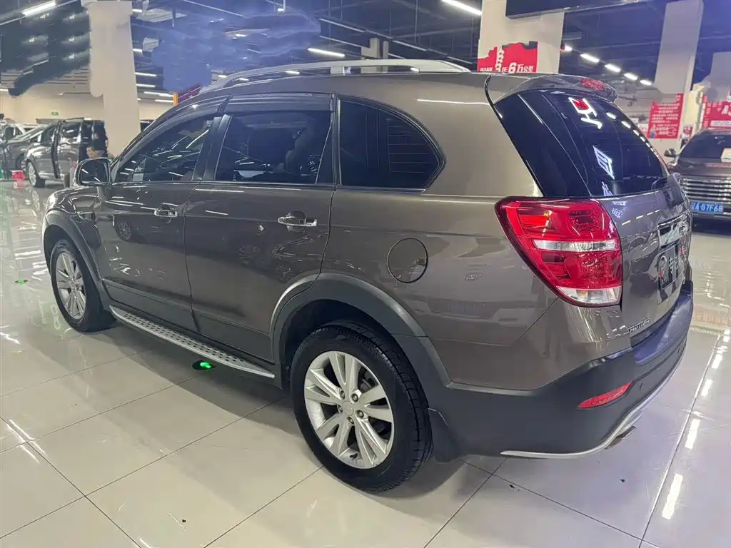 Captiva 2.4 L 4 WD Flagship 7-seat