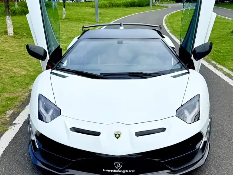 Lamborghini Aventador LP 700-4