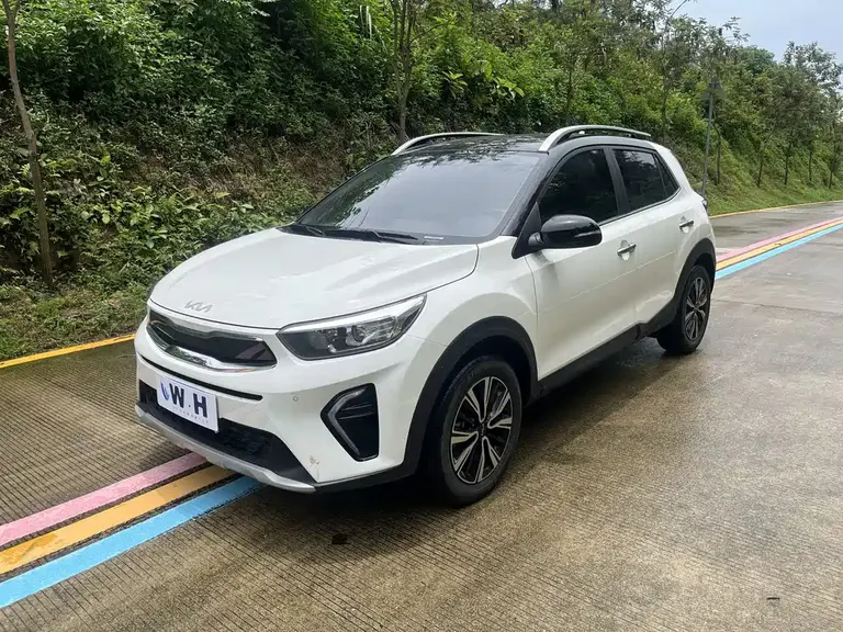 Kia Stonic 1.4 L CVT Fun Enjoyment Sunroof