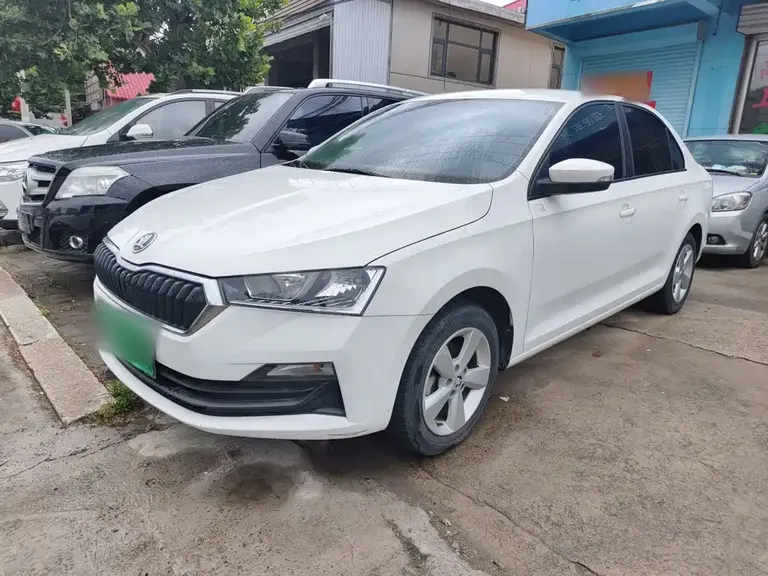 Skoda Rapid 1.5 L Manual Standard