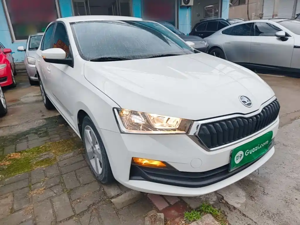 Rapid 1.5 L Manual Standard