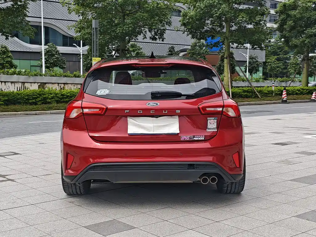 Focus Hatchback EcoBoost 180 Auto ST Line