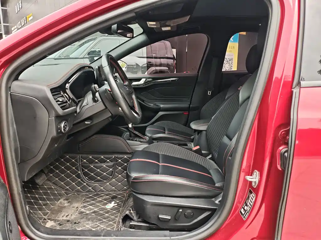 Focus Hatchback EcoBoost 180 Auto ST Line