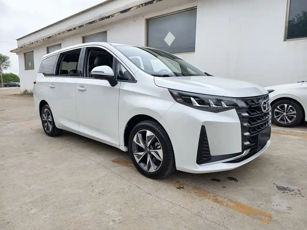 GAC Trumpchi M6 270 T DCT Premium (7-seat)