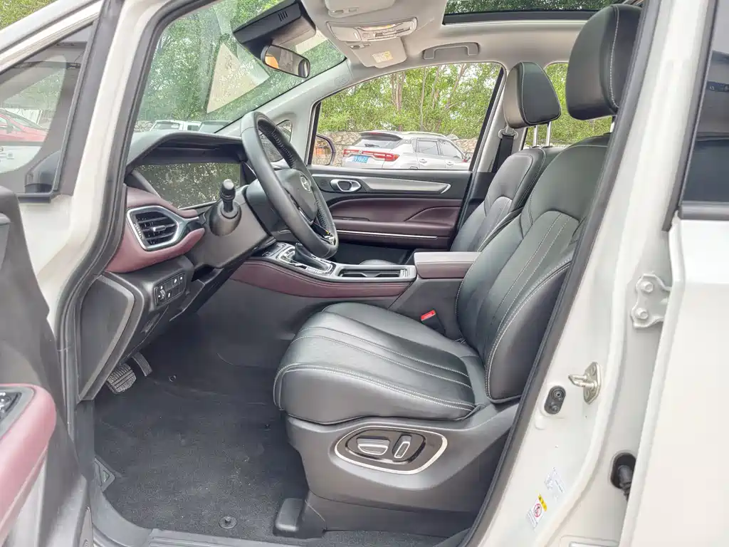 GAC Trumpchi M6 270 T DCT Premium (7-seat)