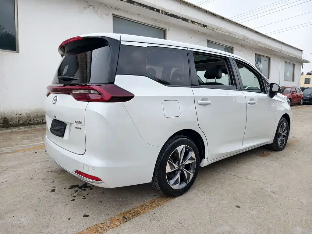 GAC Trumpchi M6 270 T DCT Premium (7-seat)