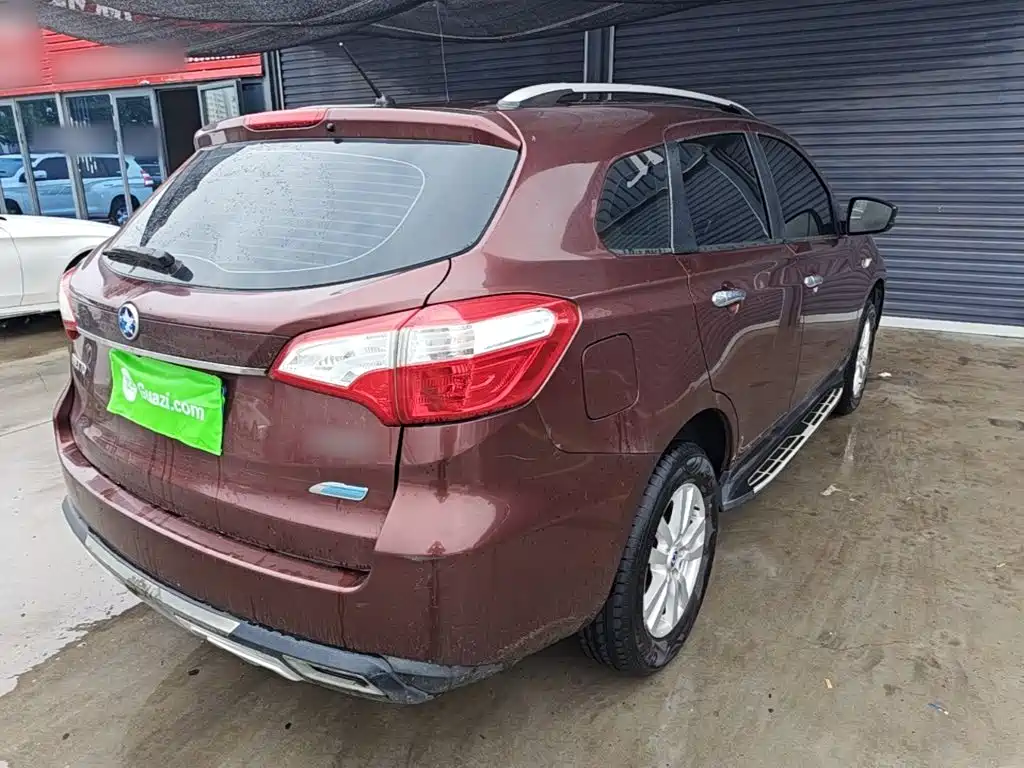 Venucia T70 2.0 L CVT Wise Fun