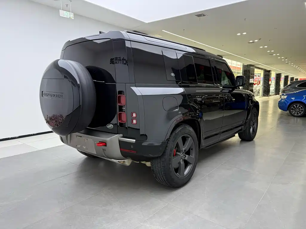 Land Rover Defender 110 3.0 T P400 X-DYNAMIC HSE