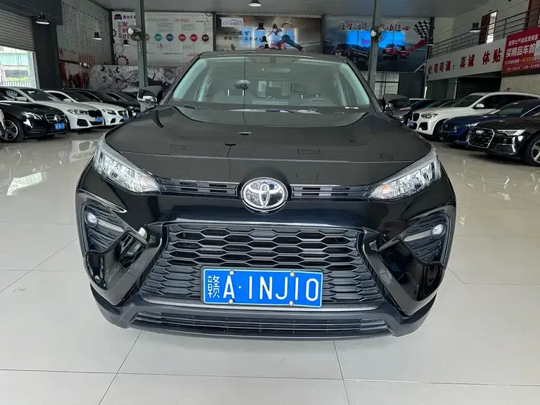 Toyota Wildlander 2.0 L CVT 2 WD Urban