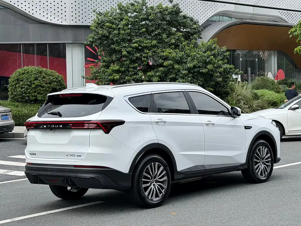 Jetour X70 C-DM Voyage PRO 5-seat