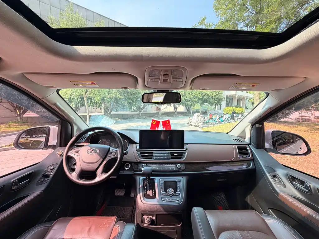 Maxus G10 大通G10 2018款 PLUS 1.9 T 自动豪华行政版 柴油