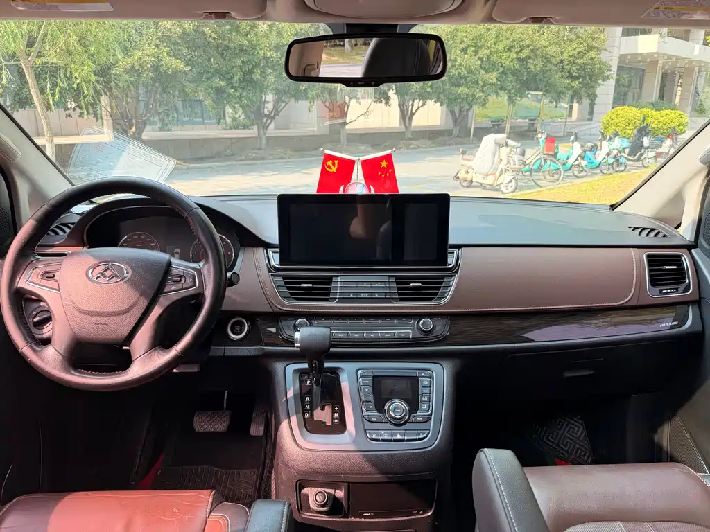 Maxus G10 大通G10 2018款 PLUS 1.9 T 自动豪华行政版 柴油