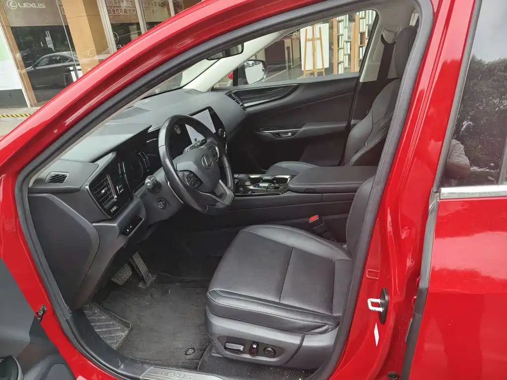 Lexus NX NEV 400 h+ Smooth