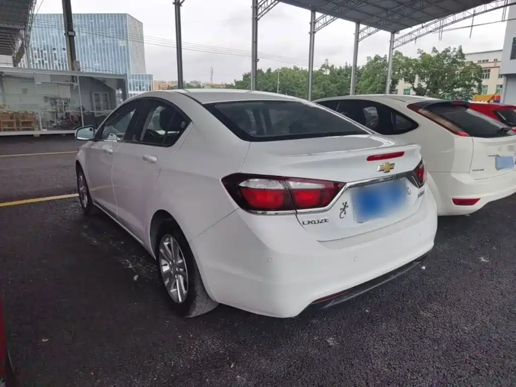 Cruze 1.5 L Auto Fashion Sunroof