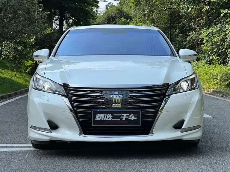 Toyota Crown 2.0 T Fashion