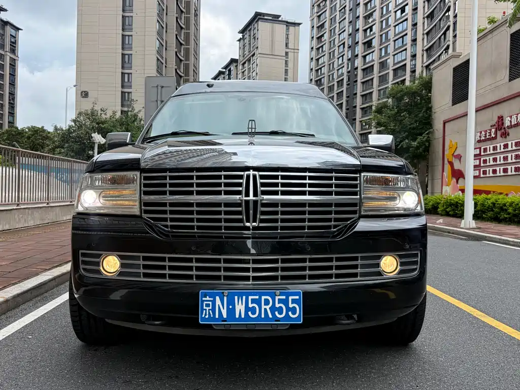 Navigator 5.4 L AWD