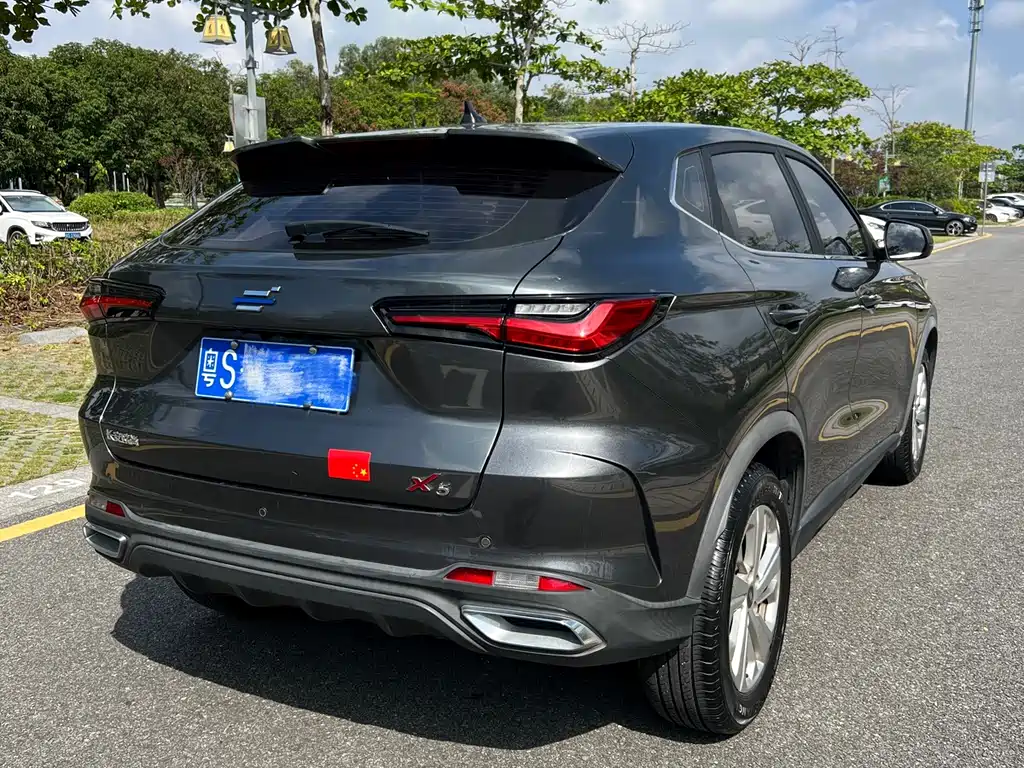 Changan Oshan X5 1.6 L CVT Distinguished