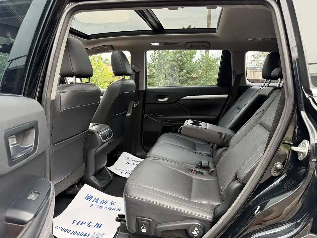 Highlander 2.0 T 4 WD Luxury 7-seat