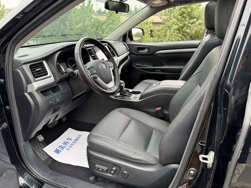 Highlander 2.0 T 4 WD Luxury 7-seat