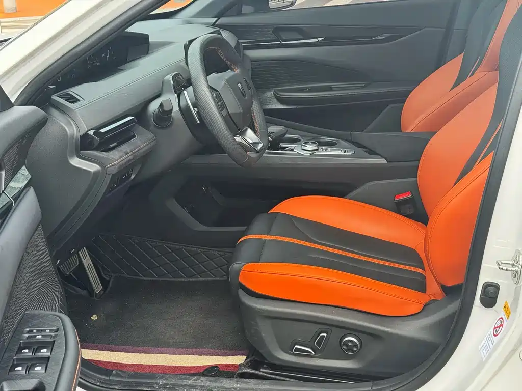 Changan UNI-V 1.5 T 500 Bar Distinguished Sport