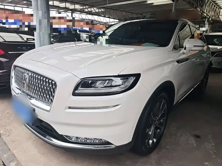 Lincoln Nautilus 2.0 T 4 WD Graceful