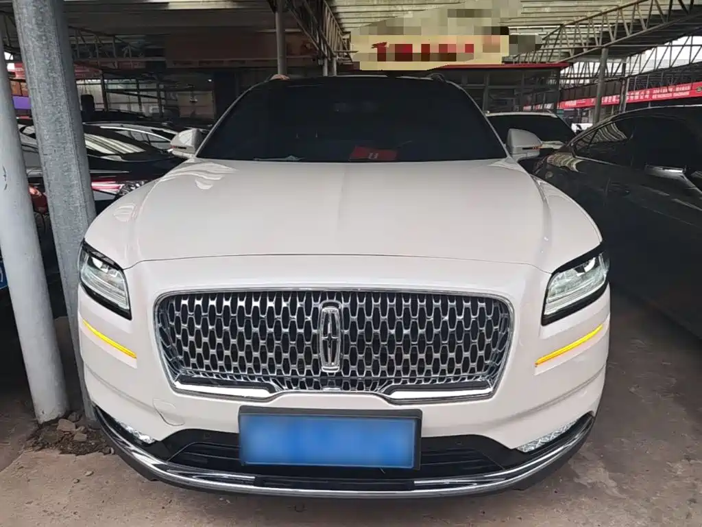Nautilus 2.0 T 4 WD Graceful
