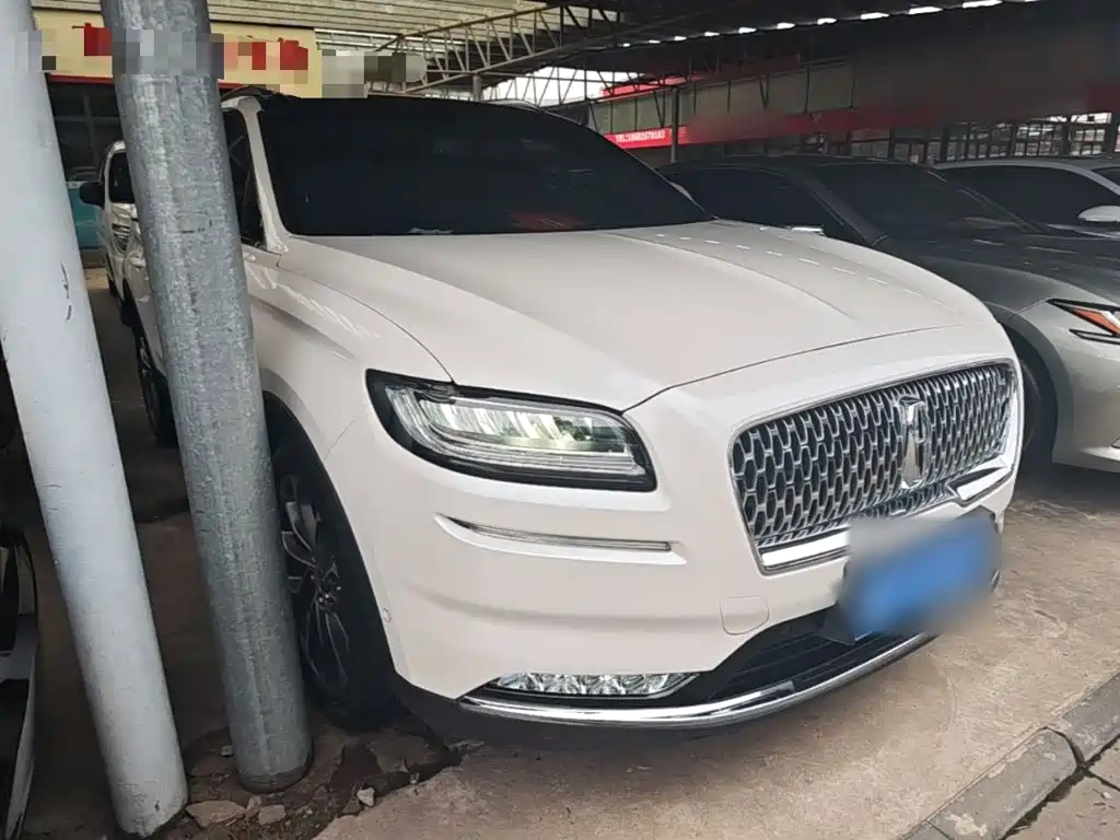 Nautilus 2.0 T 4 WD Graceful