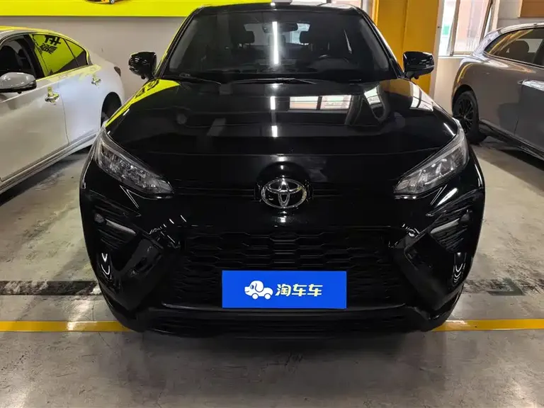 Toyota Wildlander 2.0 L CVT 2 WD Leading