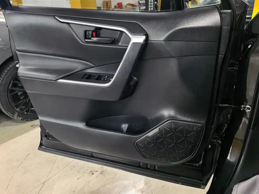 Wildlander 2.0 L CVT 2 WD Leading