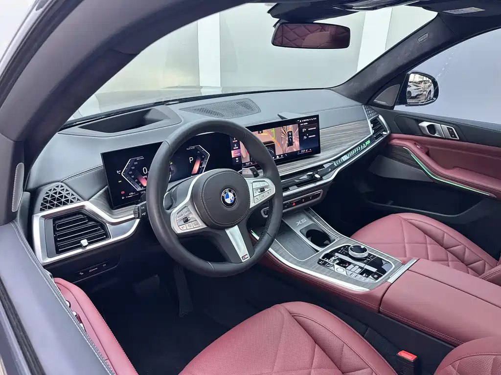 BMW X5 xDrive 40 Li M Sport Night Package