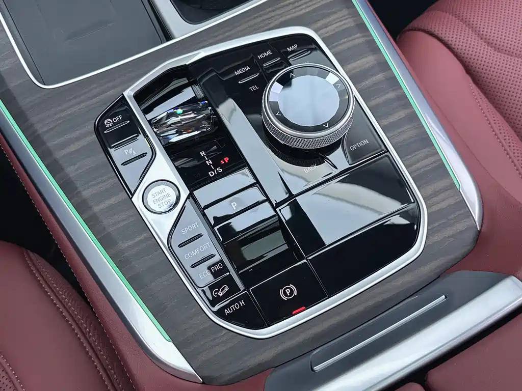 BMW X5 xDrive 40 Li M Sport Night Package