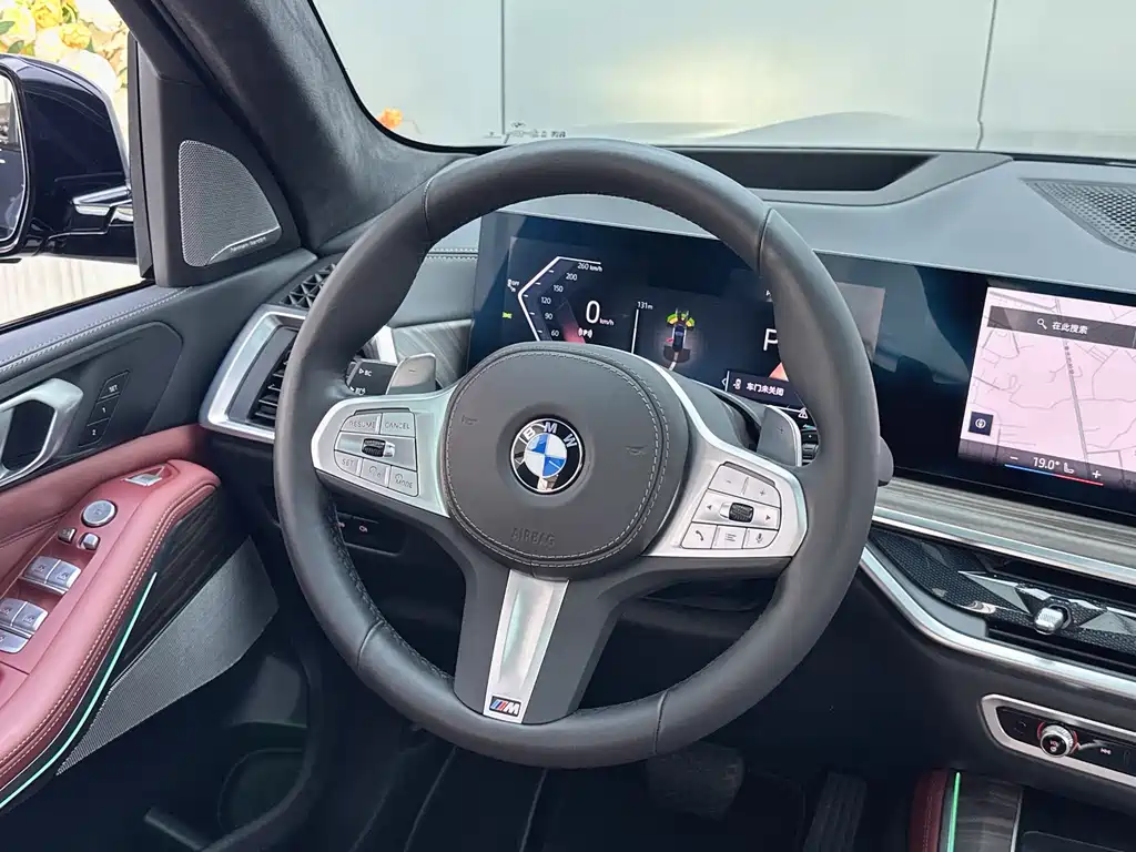 BMW X5 xDrive 40 Li M Sport Night Package