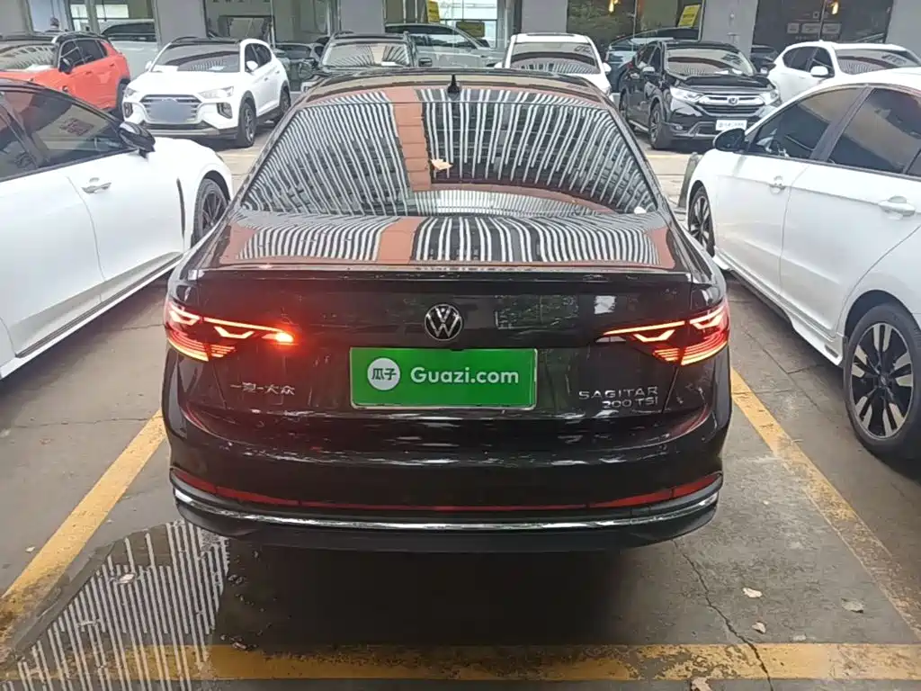 Sagitar 200 TSI DSG Fly Over