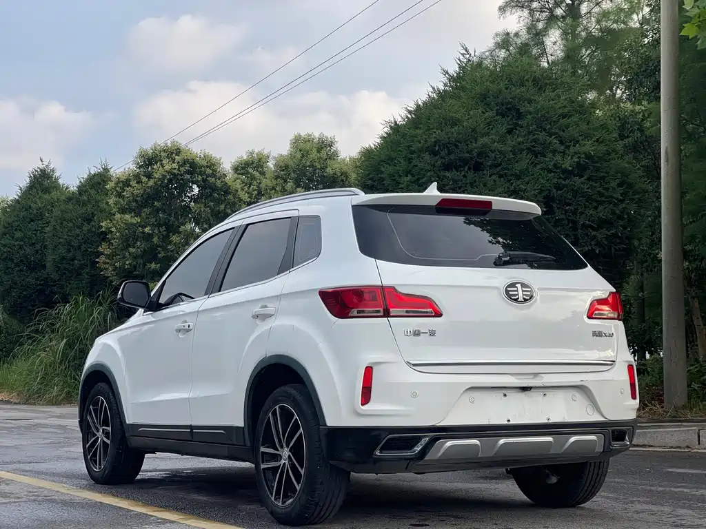 Besturn X40 1.6 L Auto Premium