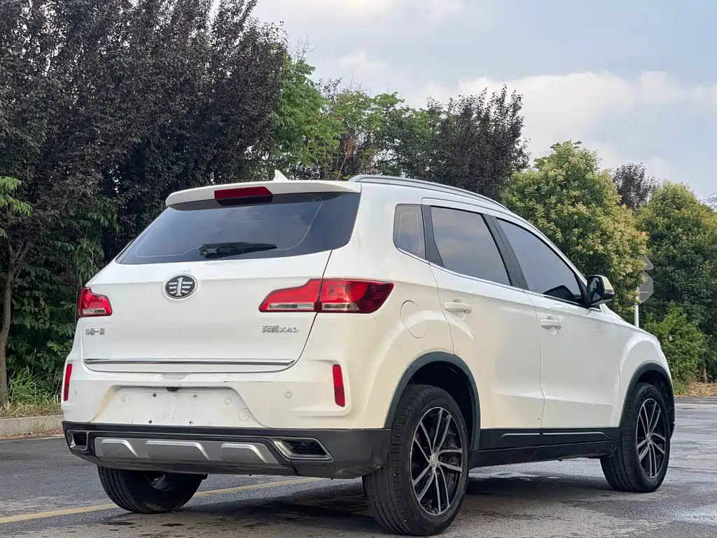 Besturn X40 1.6 L Auto Premium