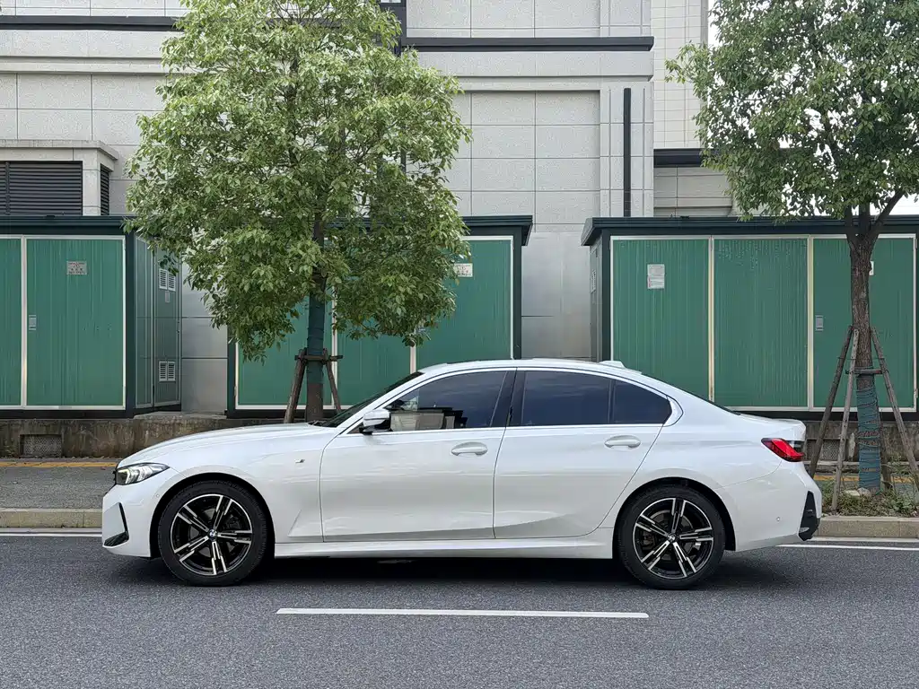 BMW 3 Series 325 i M Sport Night Package