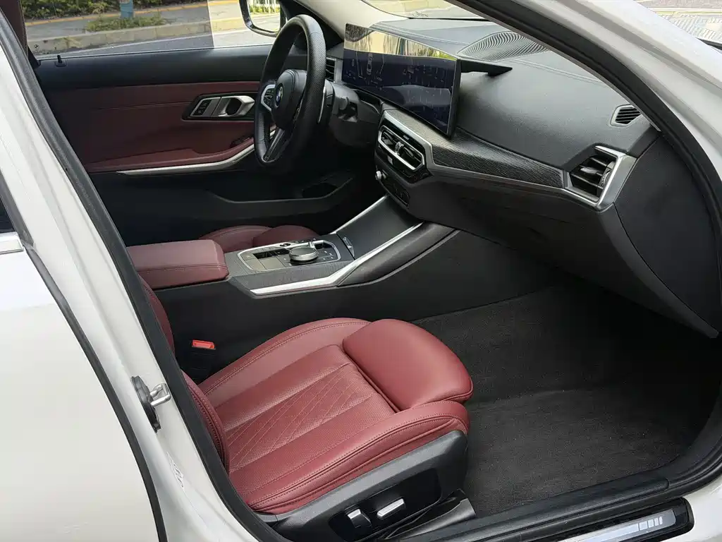 BMW 3 Series 325 i M Sport Night Package