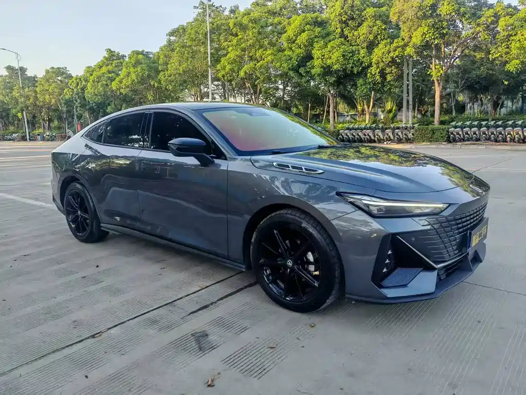 Changan UNI-V 1.5 T Distinguished