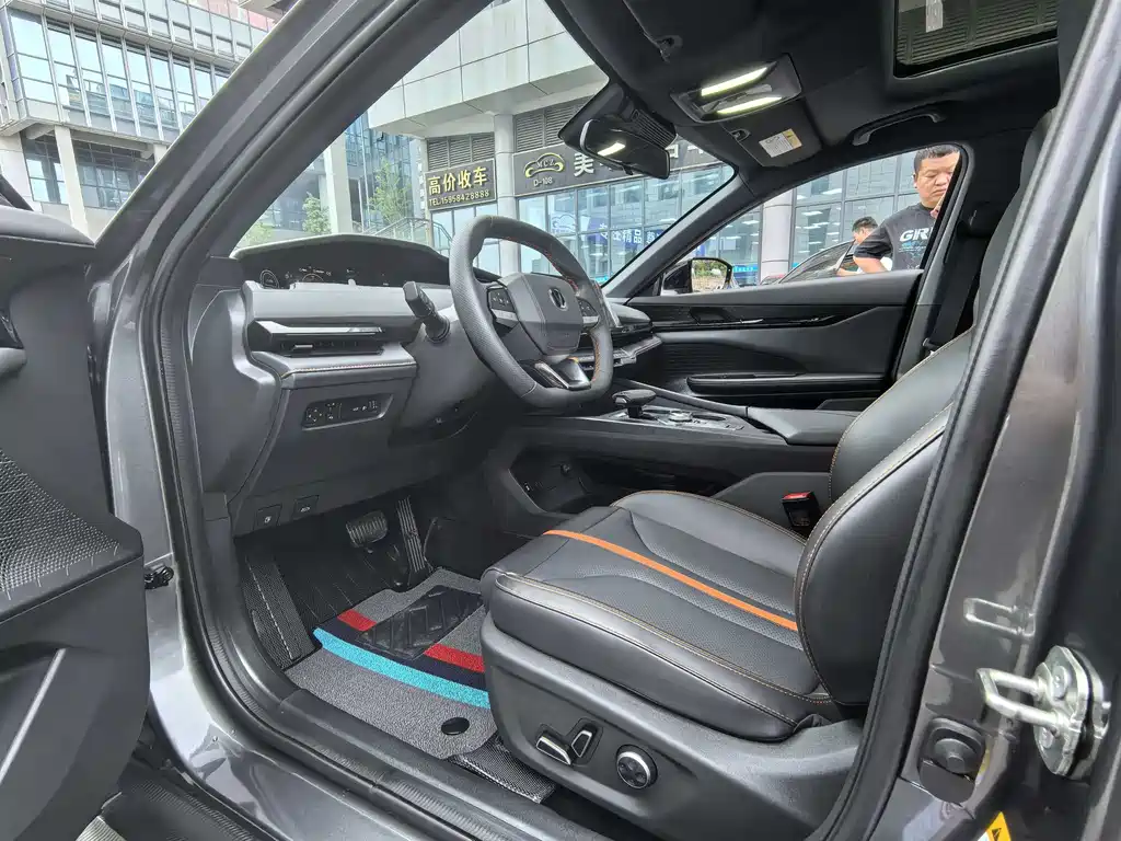 Changan UNI-V 1.5 T Distinguished