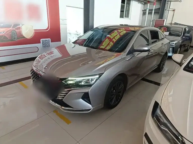Dongfeng Yixuan MAX 1.5 T Super Dazzle Trend Dad