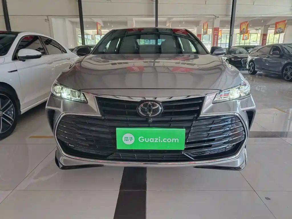 Avalon 2.5 L Touring Distinguished SPORT