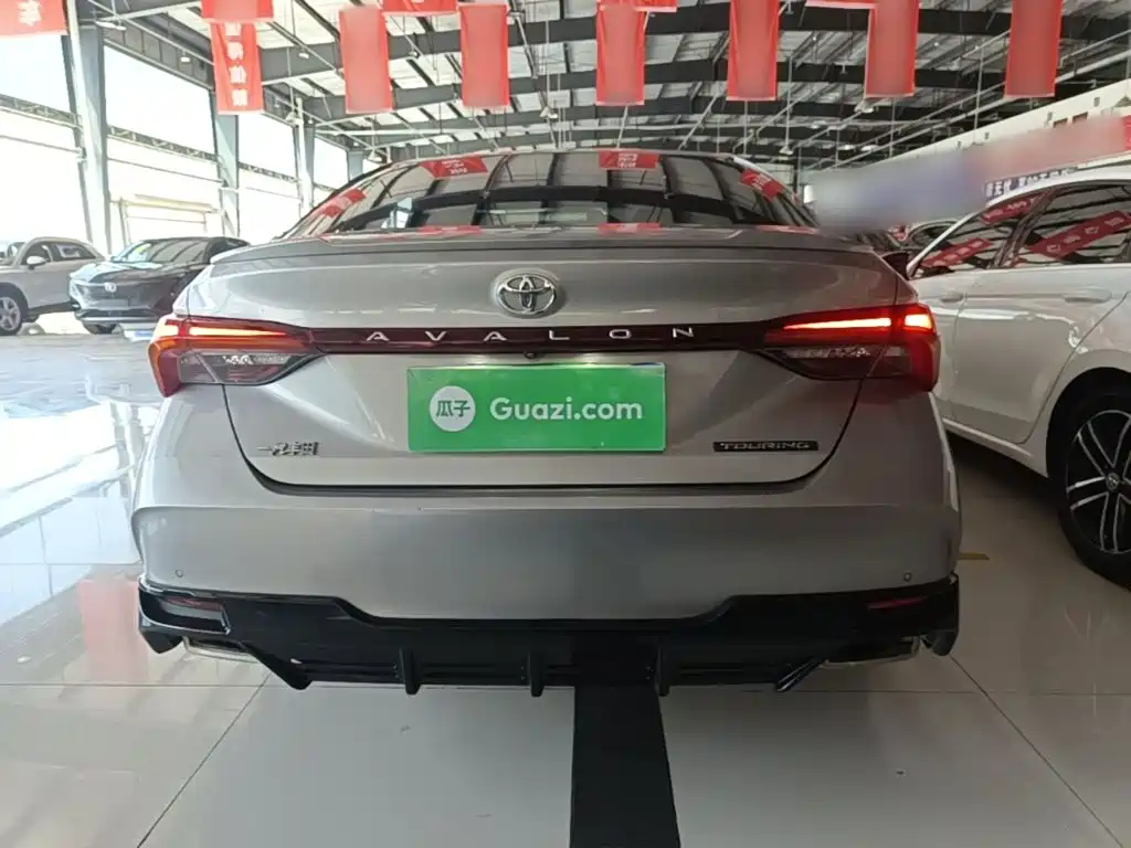 Avalon 2.5 L Touring Distinguished SPORT