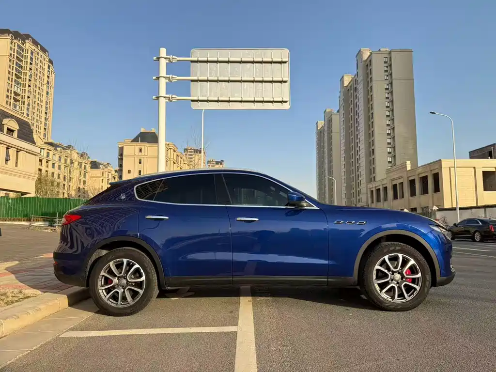 Levante 3.0 T Standard
